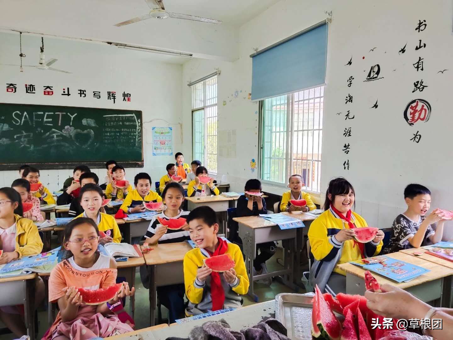 关爱农村留守儿童--岳池义工“六一”在行动