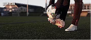 罗纳尔迪尼奥30米高停球,足球教学停球高空球