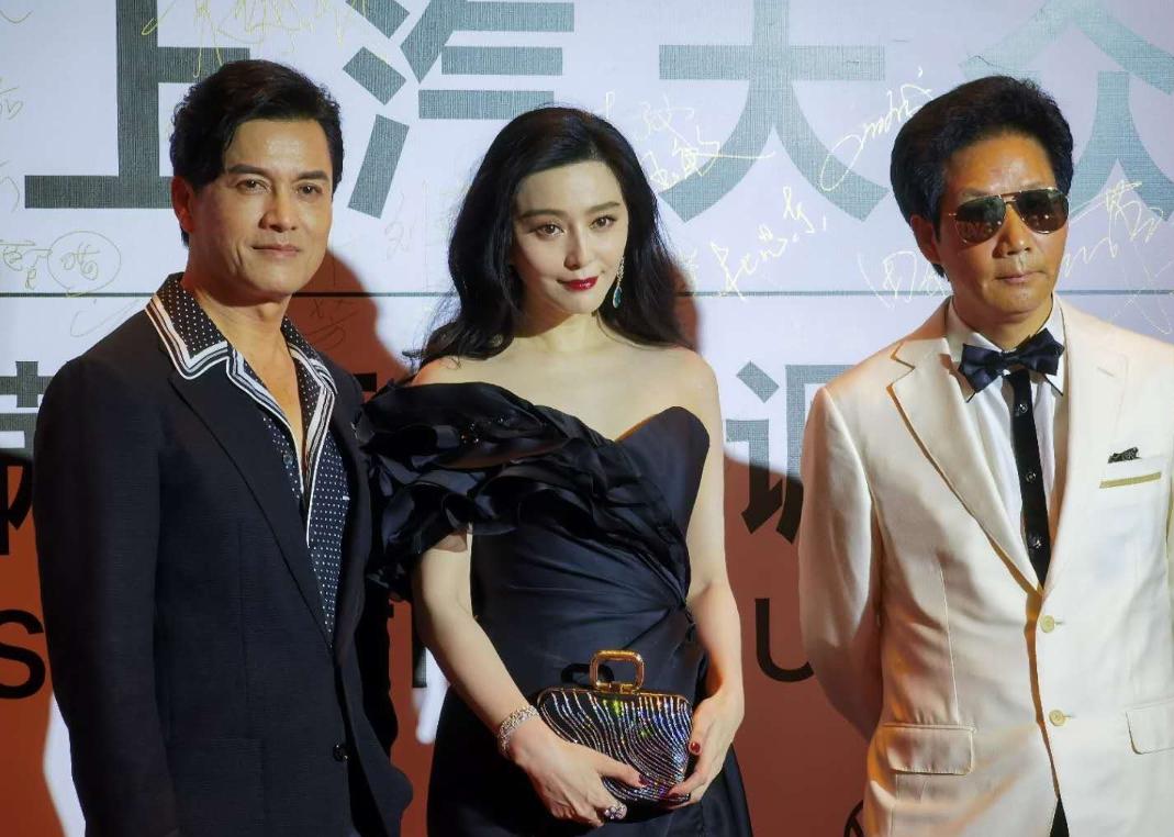 温碧霞戛纳红毯,范冰冰温碧霞两代妲己同台斗艳