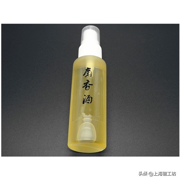 麝香酒为什么能钓鱼效果好,麝香粉和麝香酒哪个钓鱼好