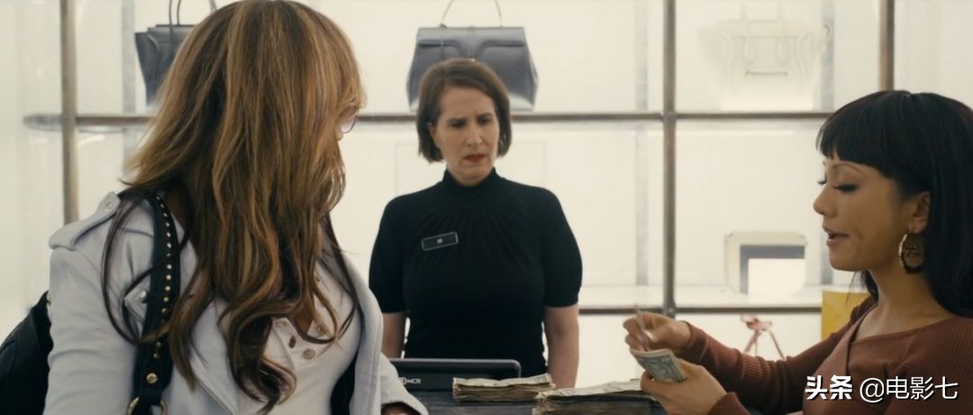 色香味俱全，好莱坞性感女神扎堆，这部「限制级」喜剧，非常过瘾