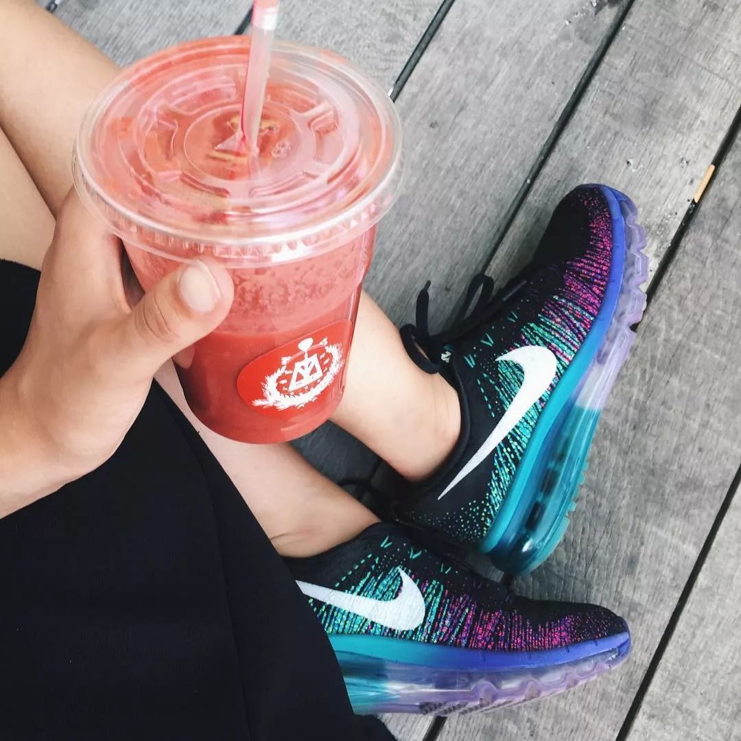 侃爷跟耐克合作鞋款,侃爷nike老爹鞋