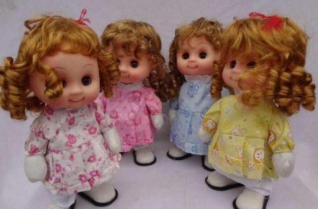 “它一直盯着我”，4岁女儿被2000元玩具吓哭，网友：换谁谁都怕