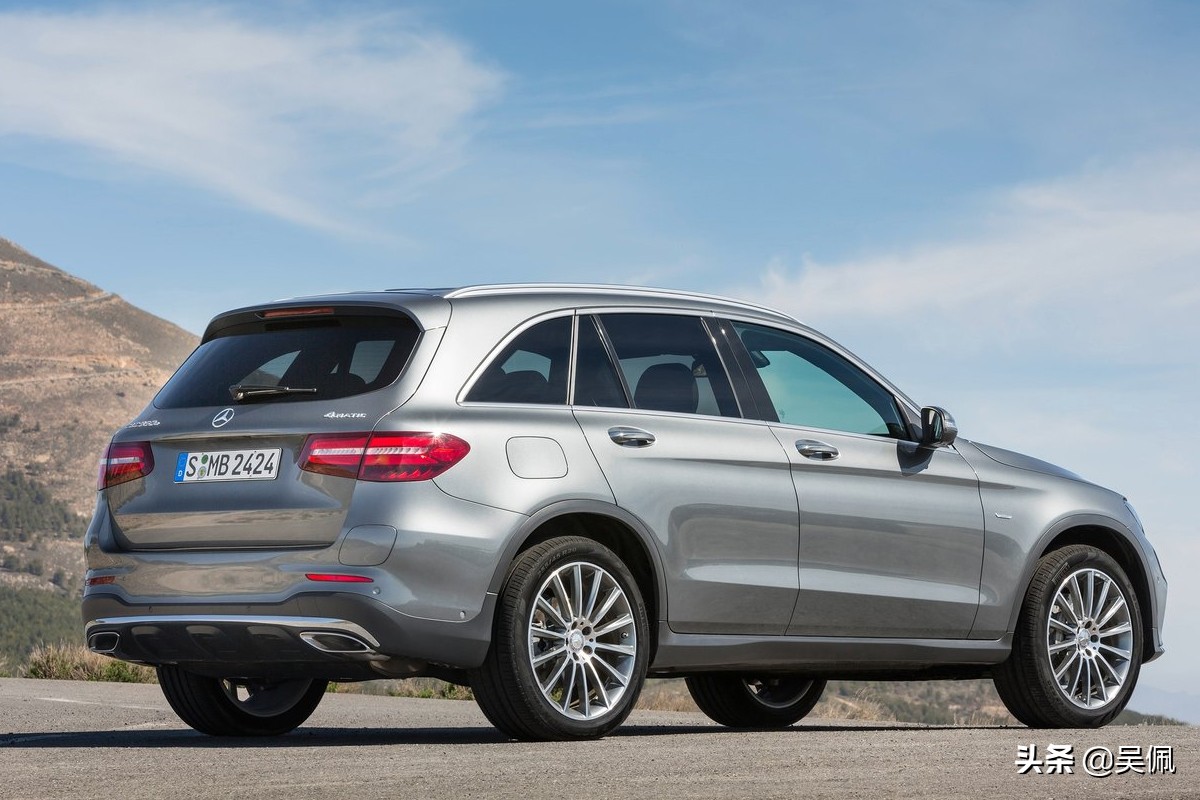 奔驰glc300和宝马x3哪个好一点,宝马x32022款和2021款对比