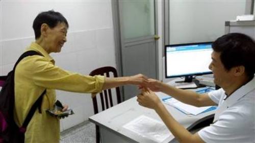 老人得了晚期肝癌应该告诉老人吗,老人得了肝癌晚期能活多长时间