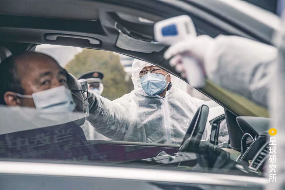 医生和病毒作战,我们如何对付病毒