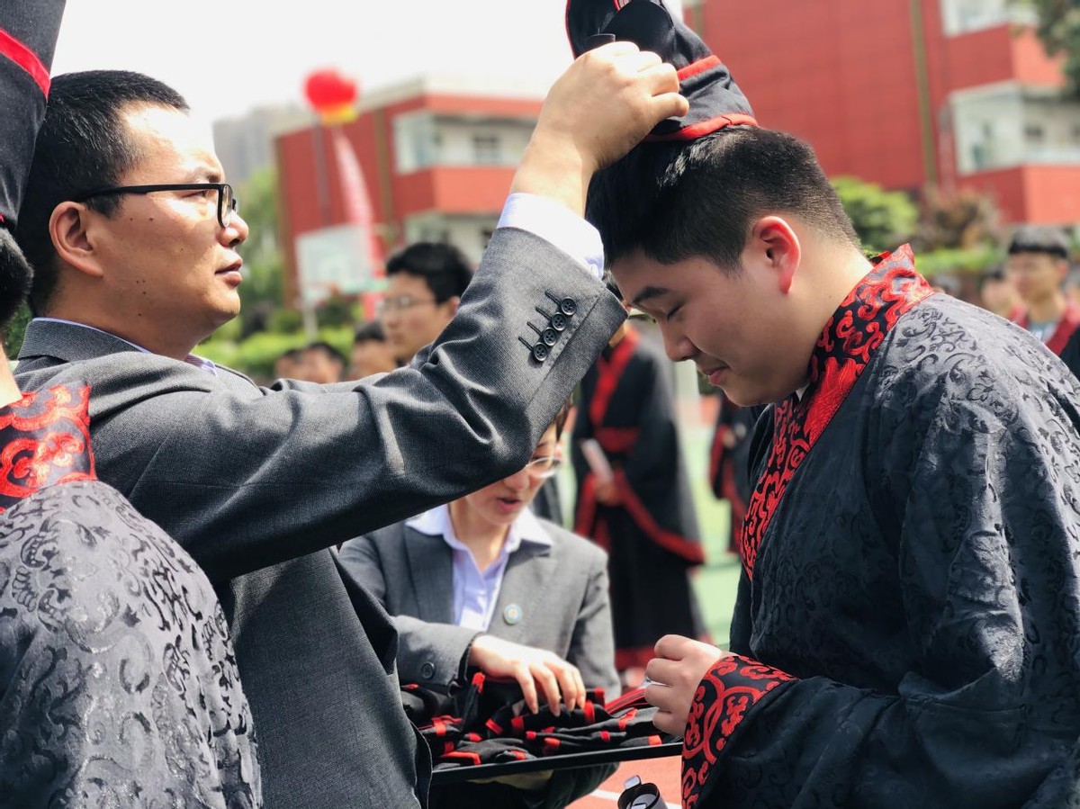 鲜衣怒马少年时不负韶华且行知——西安东仪中学汉式成人礼圆满举行