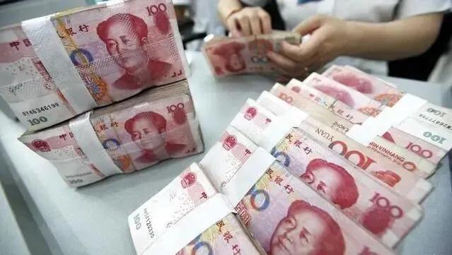 信贷员说能办贷款就能办吗,银行贷款十万还能再贷出30万吗