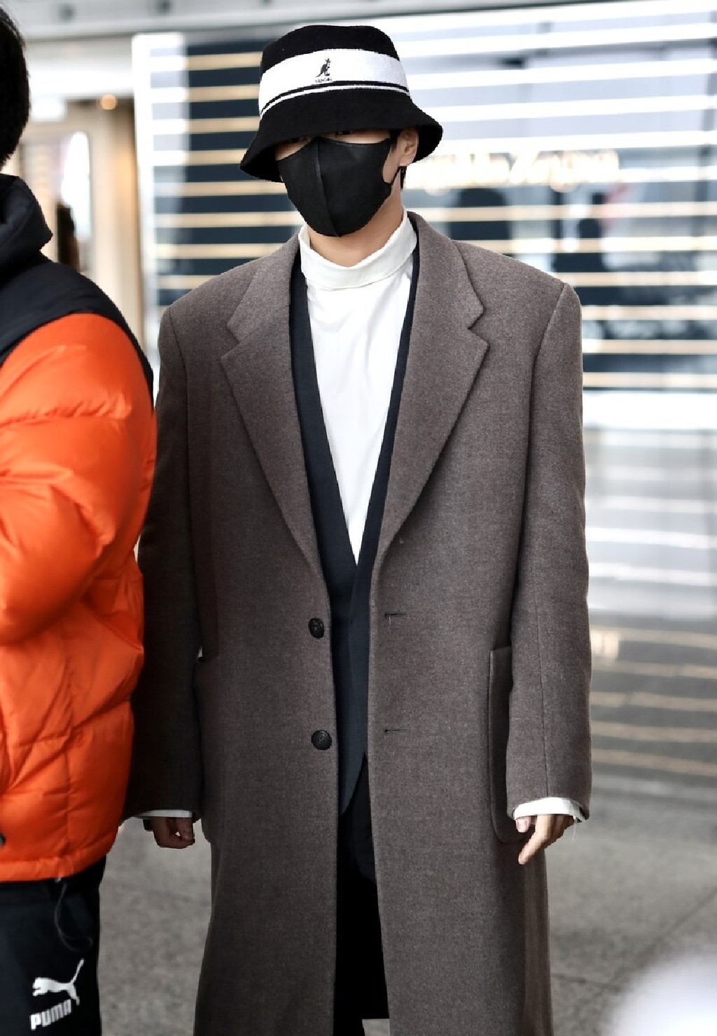 别再说每个男人衣柜里都需要一件风衣了!你们真的会搭配吗?