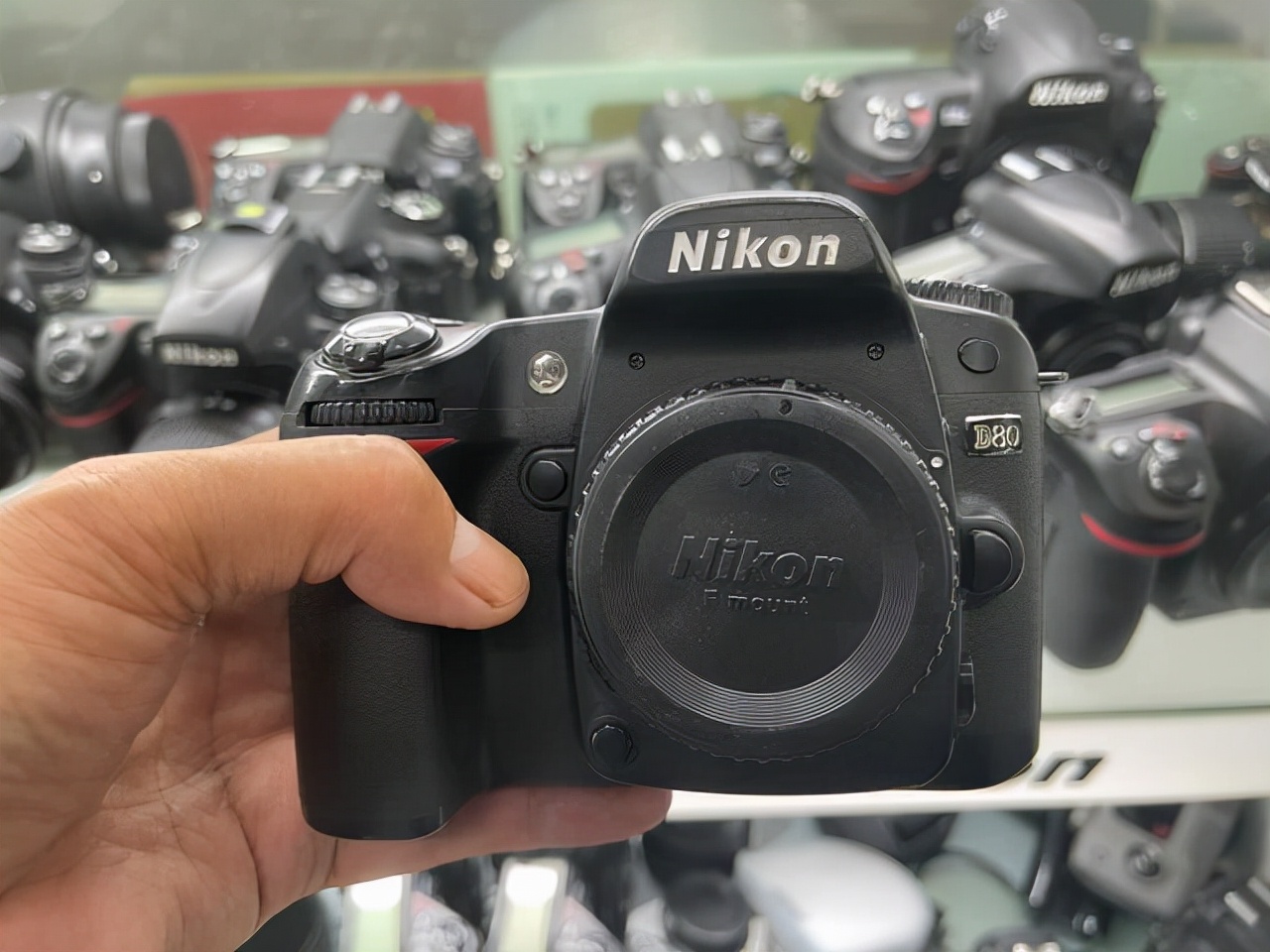 逛二手相机市场,逛二手相机