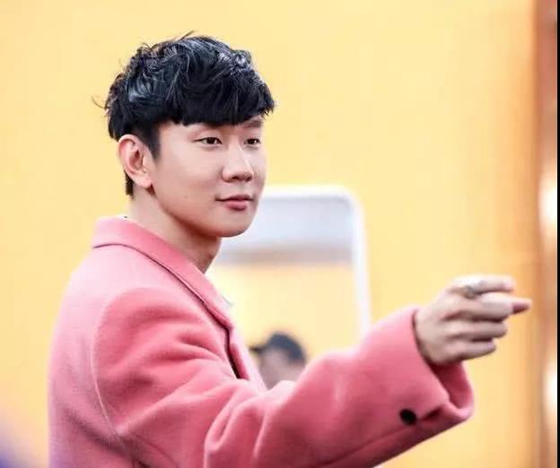 他是林俊杰头号粉丝，把JJ当成偶像，却把自己追成一线明星！