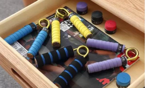 适合在家锻炼的小型健身器材,家内小型健身器材大全