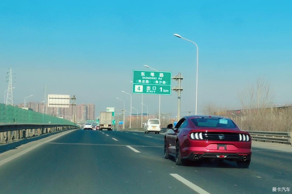 野马mustang宝石红,mustang提车真实评价