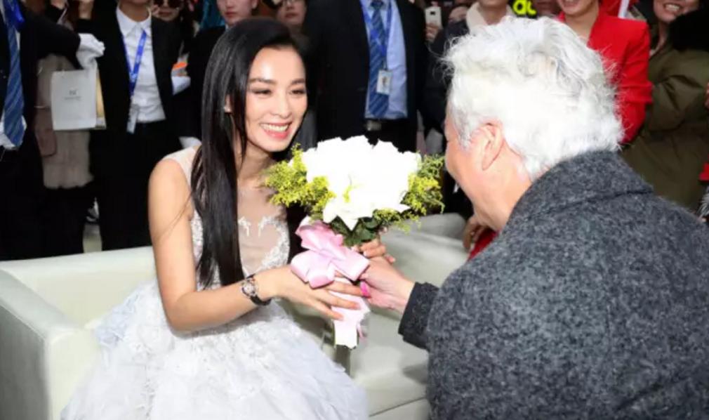 日赚数亿却直播哭穷，揭幕张庭、林瑞阳的商业帝国