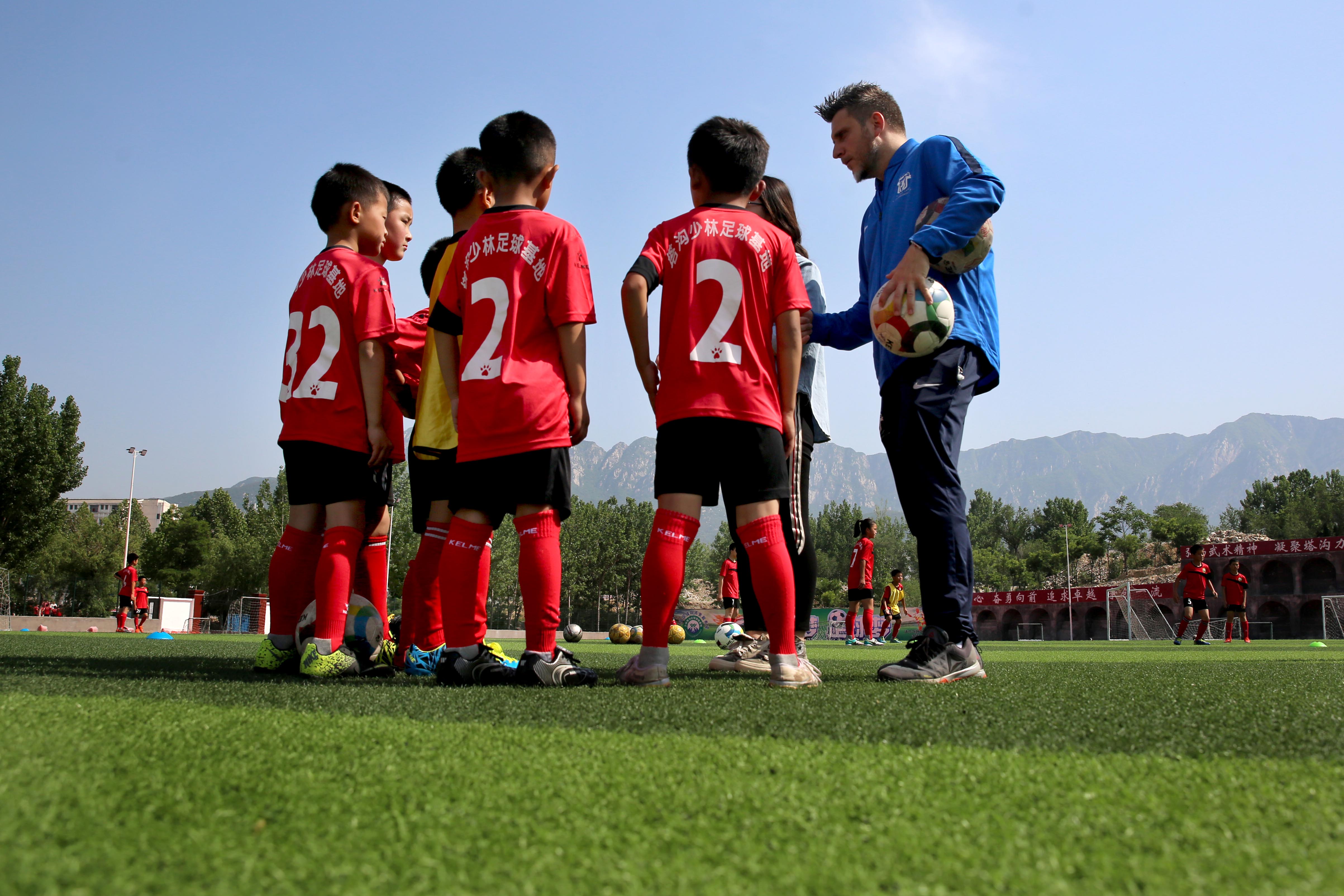 武术踢头,武术足球是什么