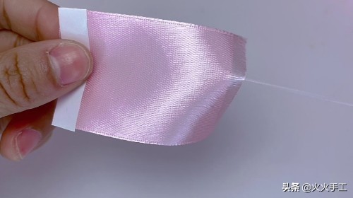 果郡王为甄嬛种合欢花的片段,果郡王送合欢花对甄嬛说了什么