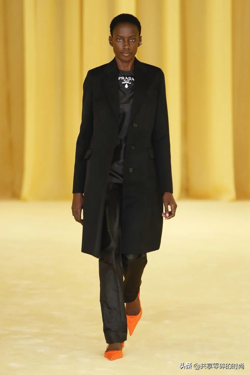 prada普拉达时装秀2018,普拉达prada2022春夏秀场蔡徐坤