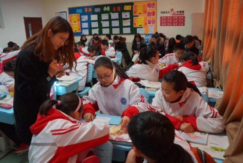 教师兼职做微商违法吗,老师做微商引争议被开除