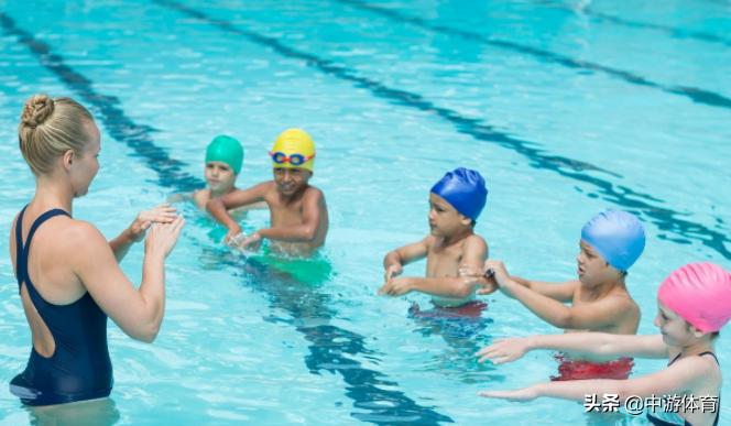 中游体育蛙泳,中游体育游泳教练是如何炼成的