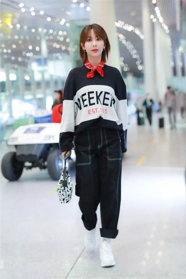 简单又时髦的丝巾系法你学到了吗,十八种丝巾系法教您变美丽