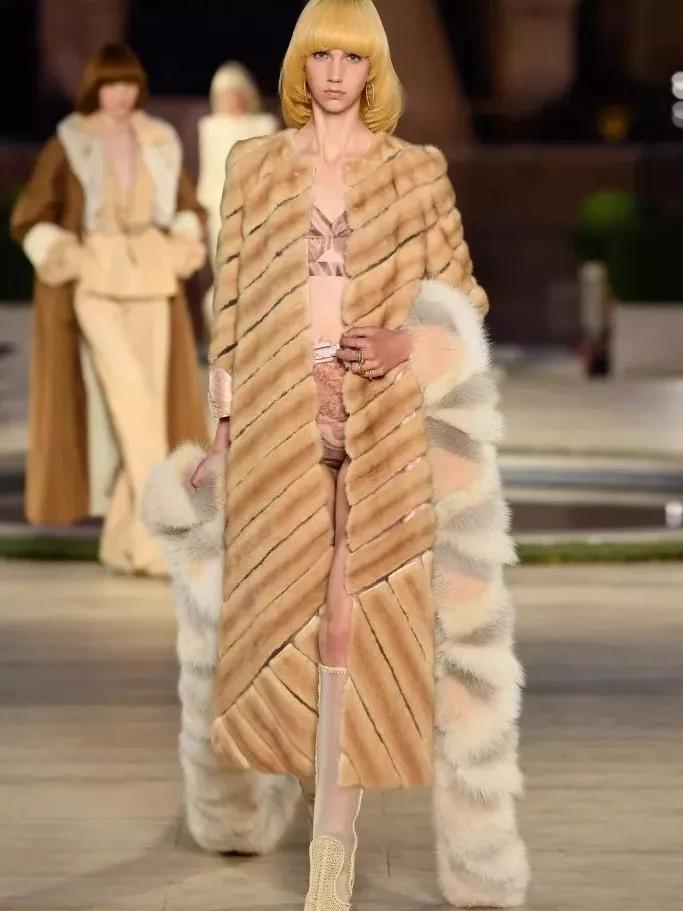 皮草穿搭博主推荐,欧美博主秋冬皮草穿搭