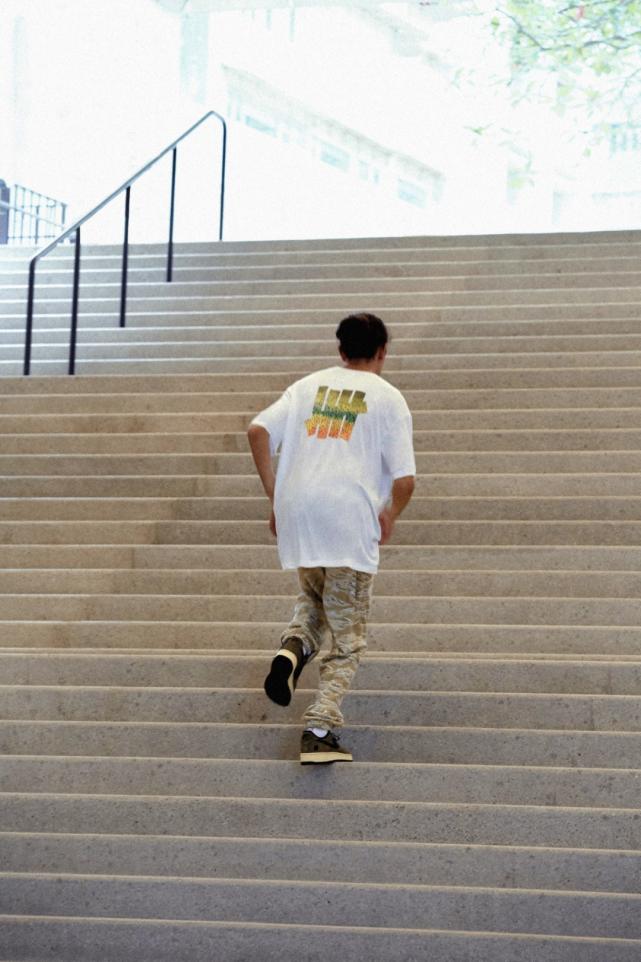 秘！陈冠希和神秘大佬一起拍的Vlog视频，深扒一下，手慢无