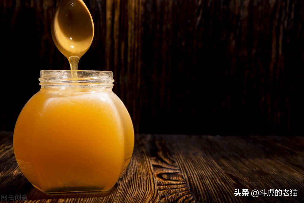 蜜獾那么凶猛真实的战斗力咋样,蜜獾展现真实实力