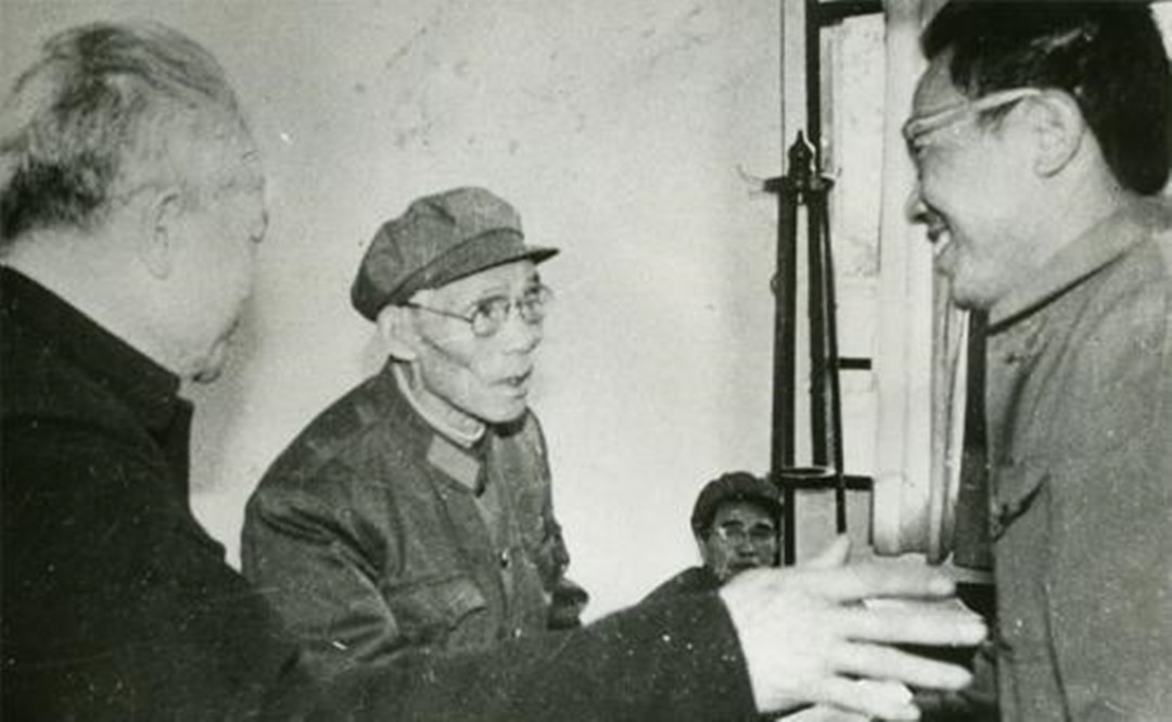 虎将梁兴初去世，战友要求解剖尸体，为何妻子强烈拒绝？