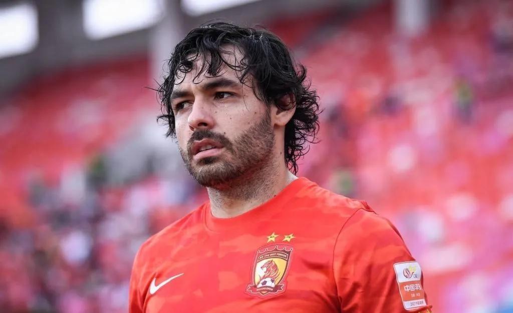 高拉特退中国籍了吗,巴西球员高拉特已被中国归化吗