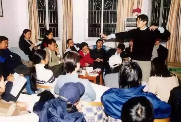 马云退休:人生就是大闹一场,然后悄然离去