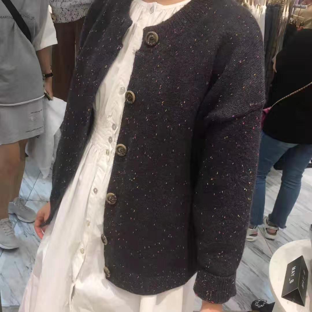 2018年韩国爆火的红蓝两边外套,韩国最新外套穿搭