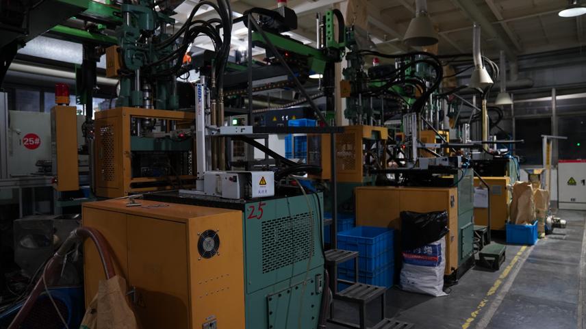 南航学霸接棒厂三代：从植毛工到新厂长，承包全球2亿人牙刷