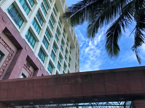 这家酒店有全台唯一「乌龙院主题房」,还能在馆内开赛车