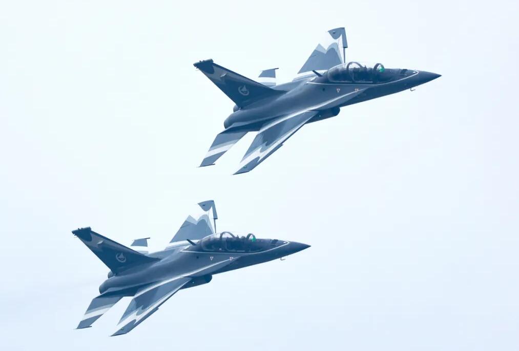 猎鹰旋翼机新突破,猎鹰教练机首飞