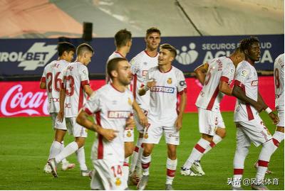 爆冷一场2-0让卫冕冠军轰然倒下,一场1-3让夺冠大热门爆冷出局