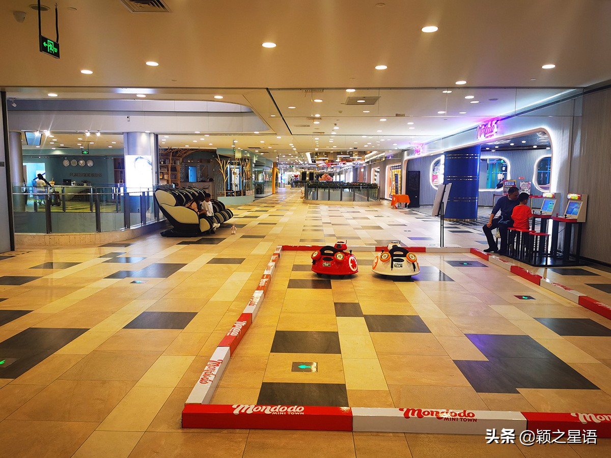 宁波东部新城银泰城人气,宁波东部新城宏泰广场