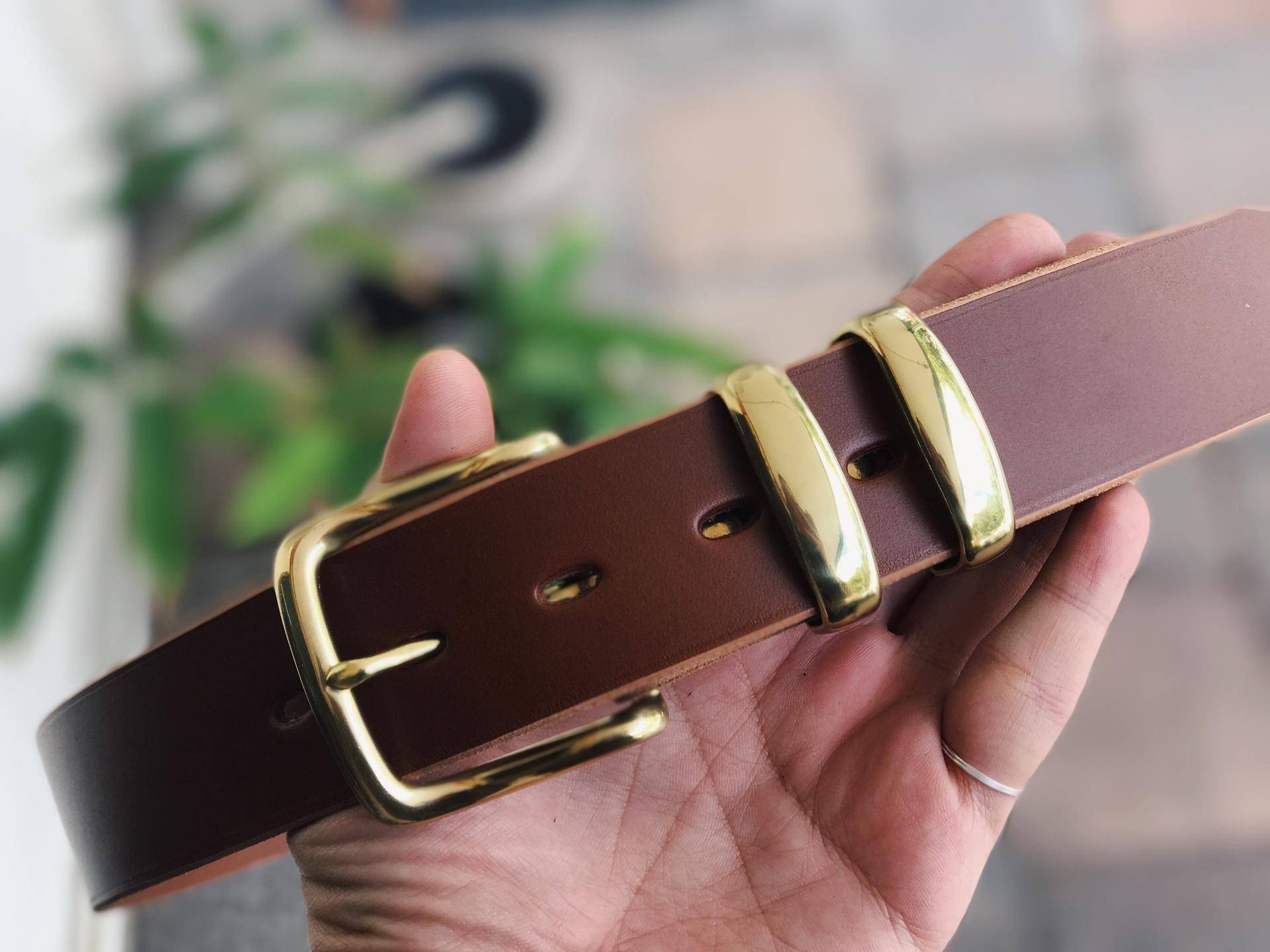 男士腰带怎么搭配好看又有气质,男士现在流行的皮带穿搭