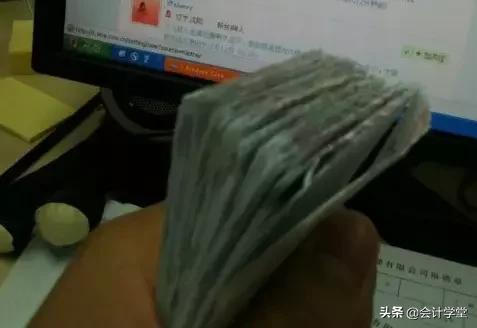 会计如何快速粘贴大叠发票,如何贴发票凭证方法示意图