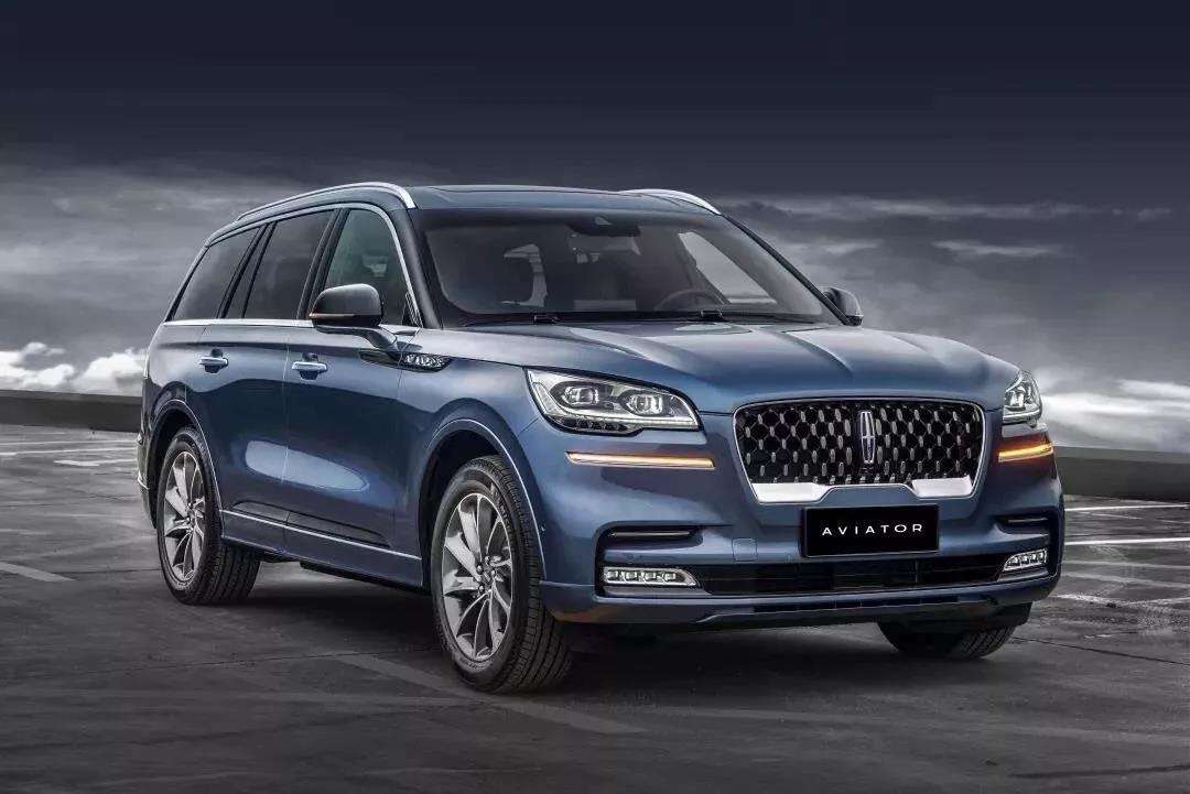 豪车乞丐版,飞行家7座四驱尊享版