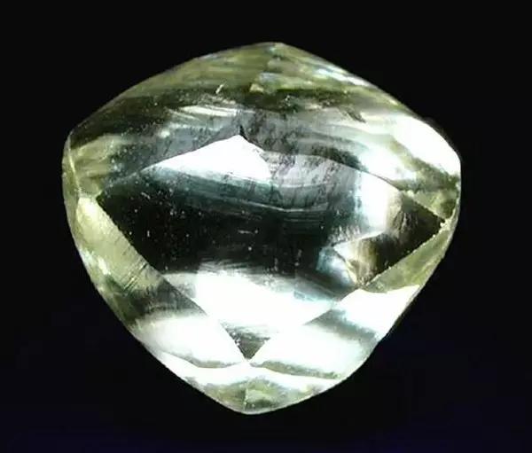 终于捡到了值钱的石头,捡到这些石头不要扔真的很值钱