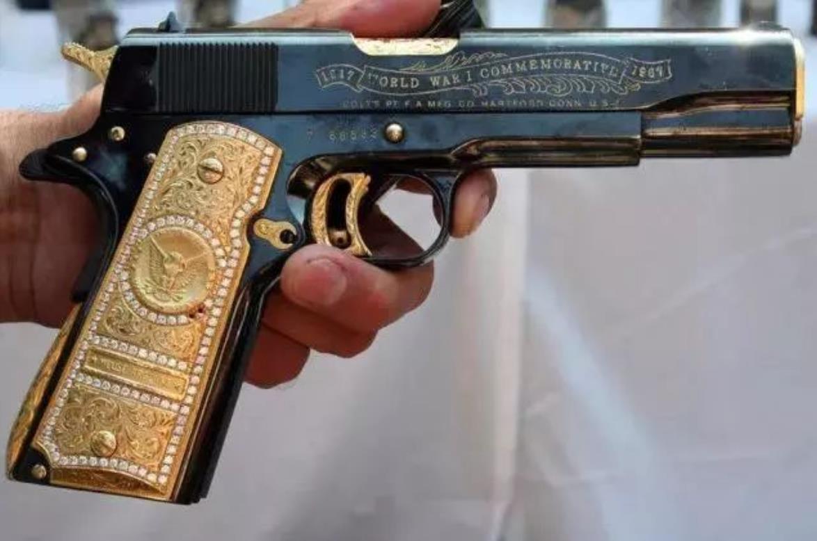 “墨西哥帮派”的30种*器武**，就连重狙和RPG都有