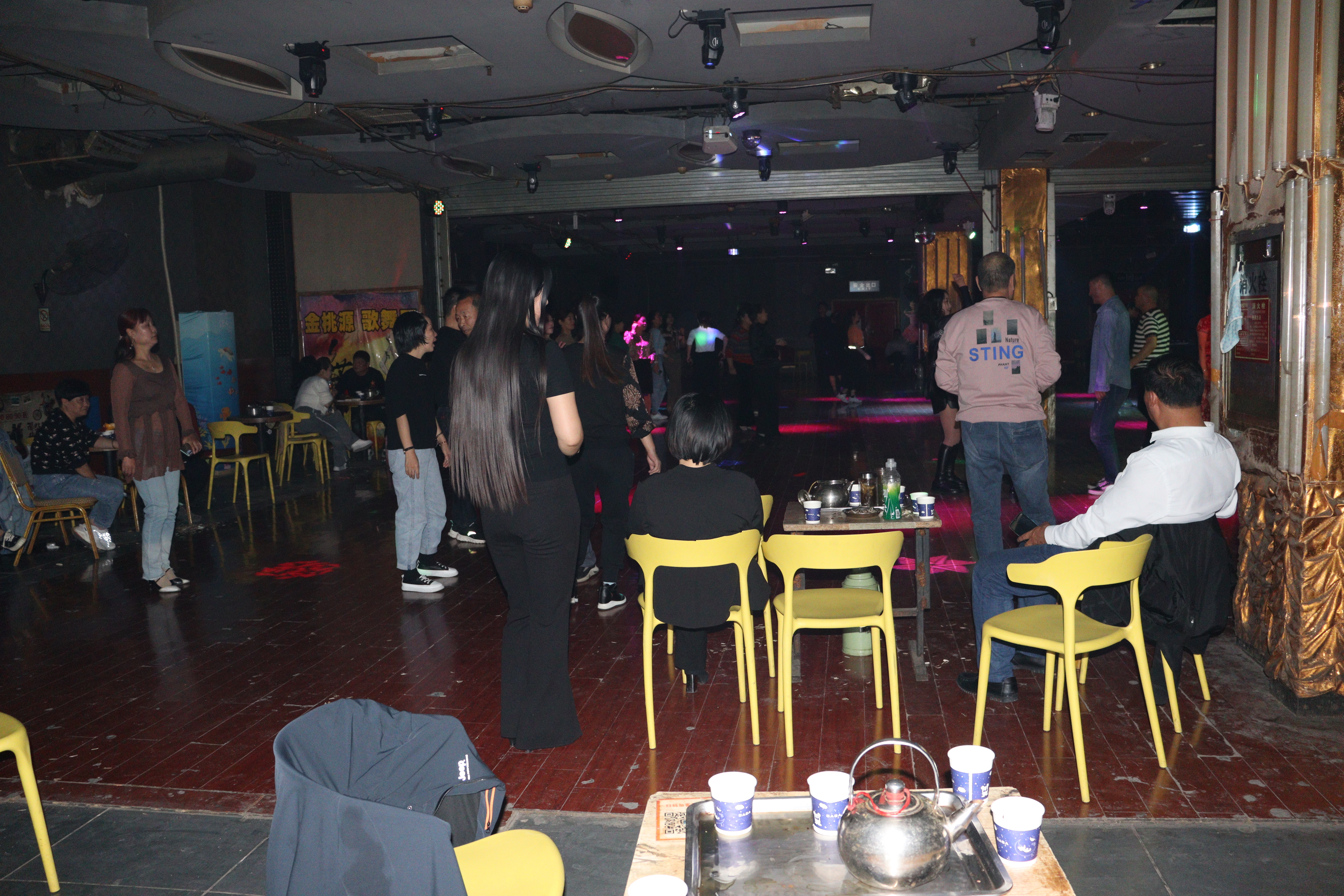 80后的歌舞厅回忆,老年活动中心歌舞厅