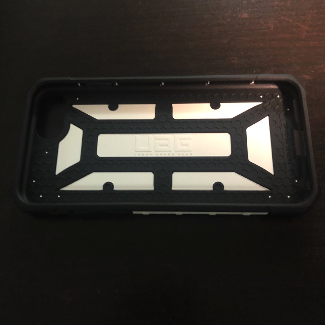 uag探险者银色和钻石系列对比,uag探险者手机壳iphone12