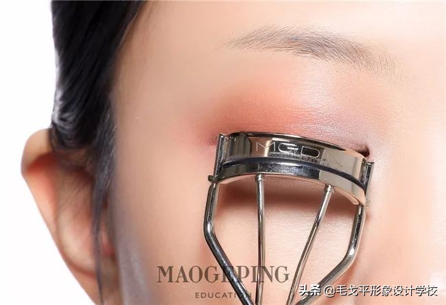 手把手教你画眼妆逆天化妆术,眼妆这样画不要整形也能逆袭