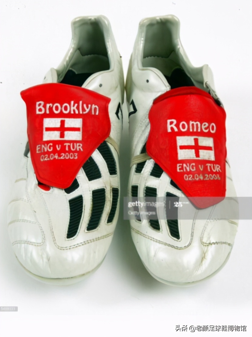 贝克汉姆巴黎最后一战球鞋,贝克汉姆穿的什么足球鞋