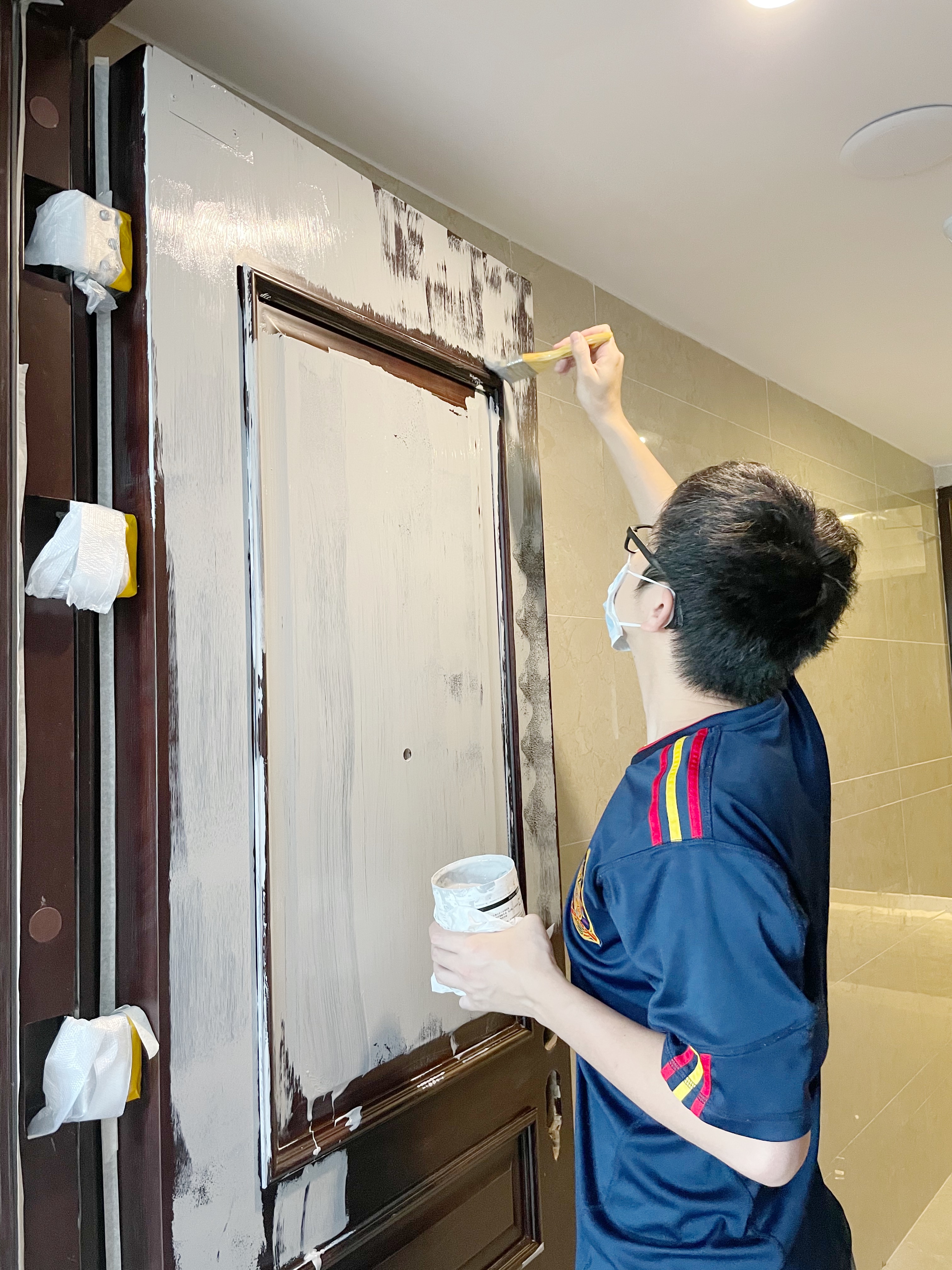 不建议木门改色,如何修复变黄的白色木门