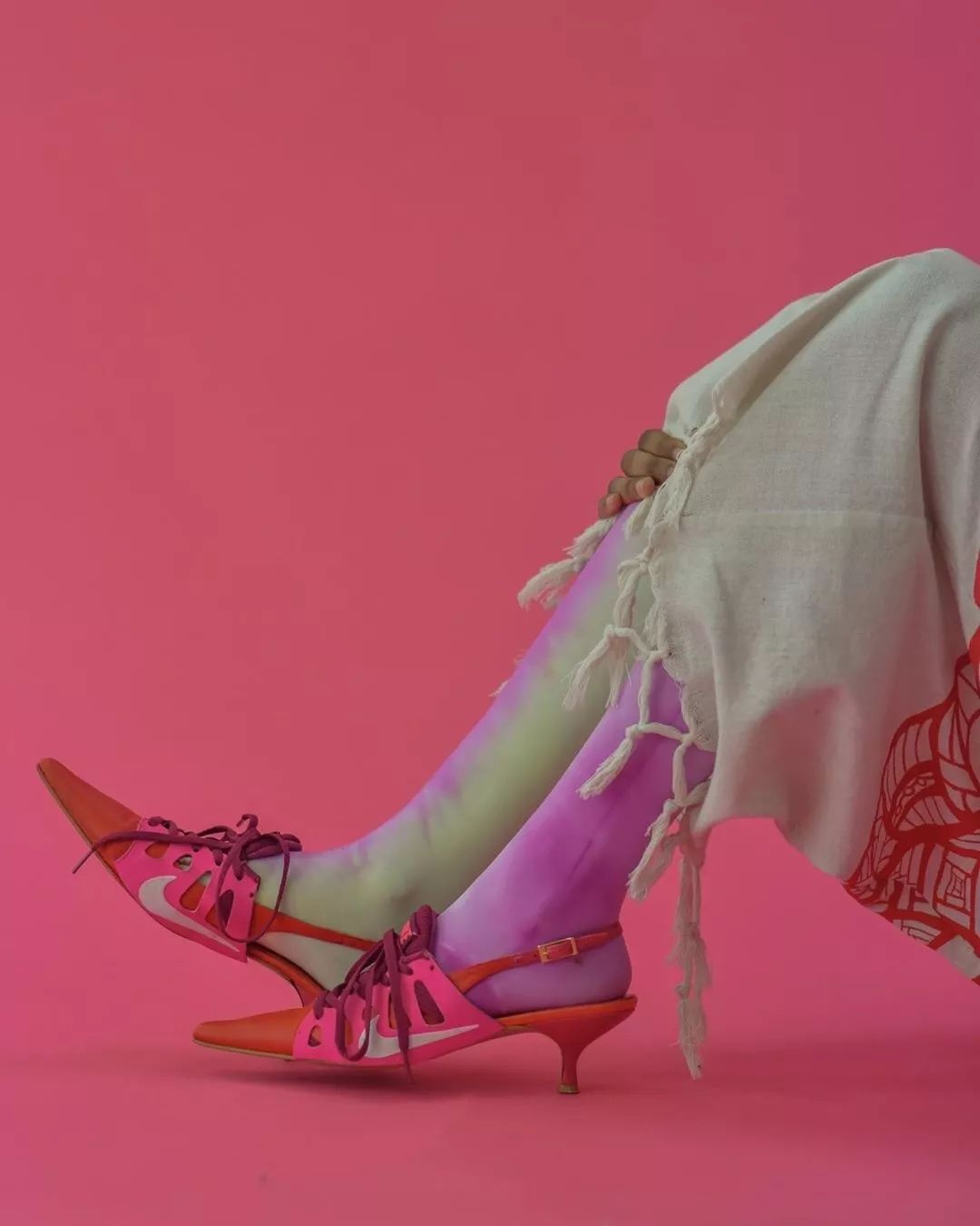 侃爷跟耐克合作鞋款,侃爷nike老爹鞋