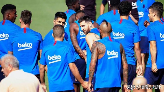 巴萨高层失威信！更衣室感觉被欺骗，内马尔加盟泡汤让梅西不爽