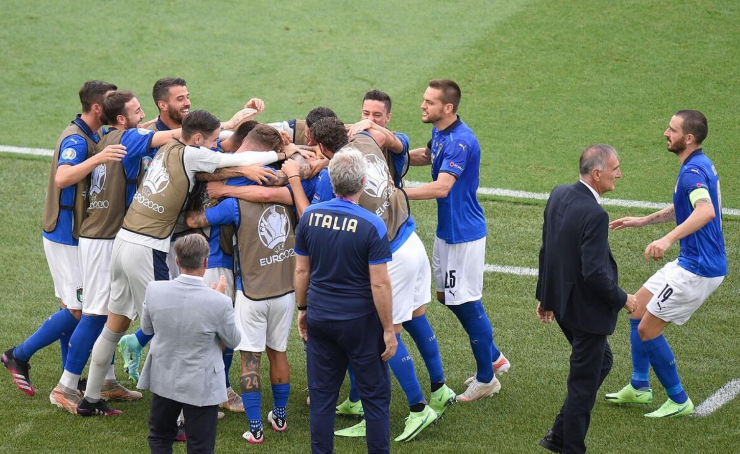 1400万！真蓝黑敲定中场未来核心，荷甲队长空降亚平宁半岛