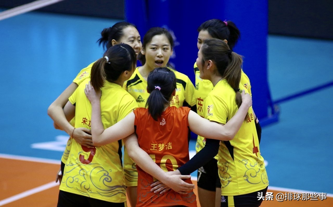 这支女排“卖队员”上瘾！七人次不同队伍打工，赚钱又锻炼队员！